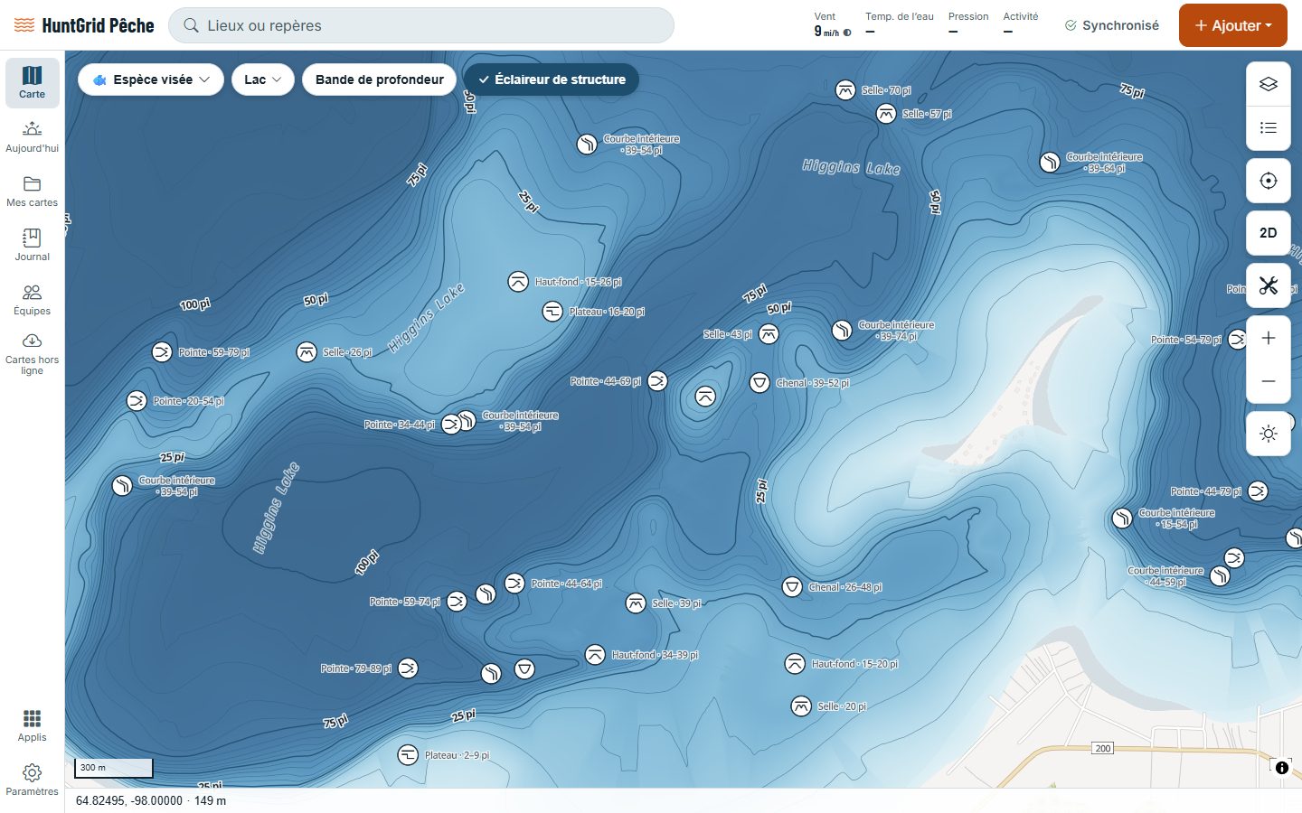 HuntGrid Pêche sur un ordinateur : un lac coloré du peu profond au profond, avec ses courbes et les étiquettes de l’Éclaireur de structure.