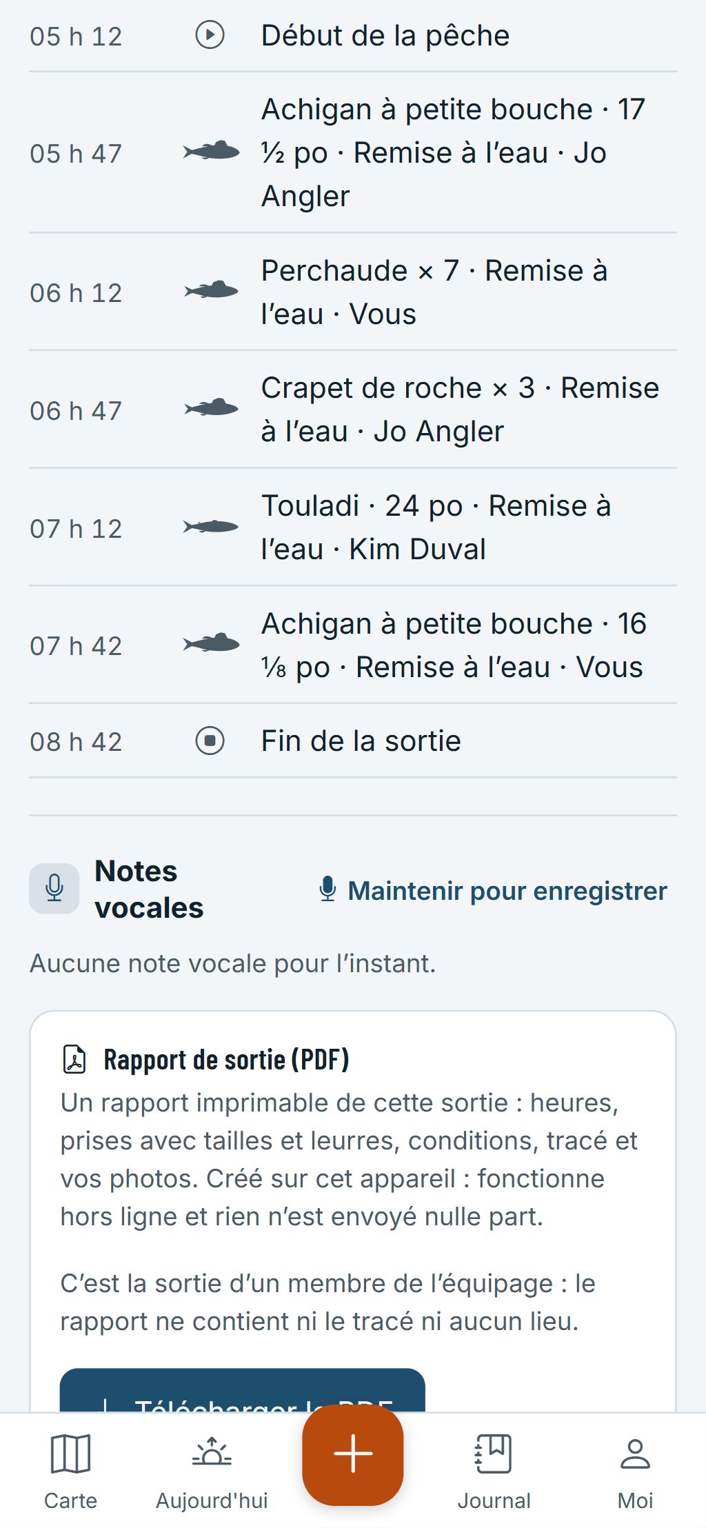 Une sortie en équipage sur un téléphone : la ligne du temps partagée avec les prises de chaque pêcheur.